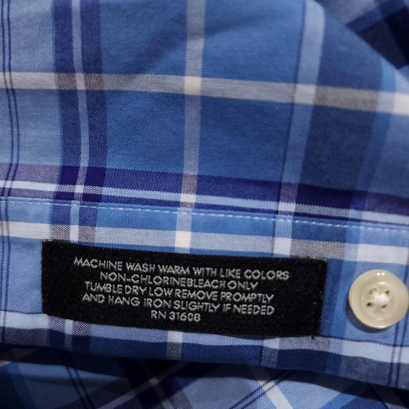 Jos A Bank Traveler Mens XL Plaid Shirt Blue Short Sleeve Button Down - Picture 6 of 9